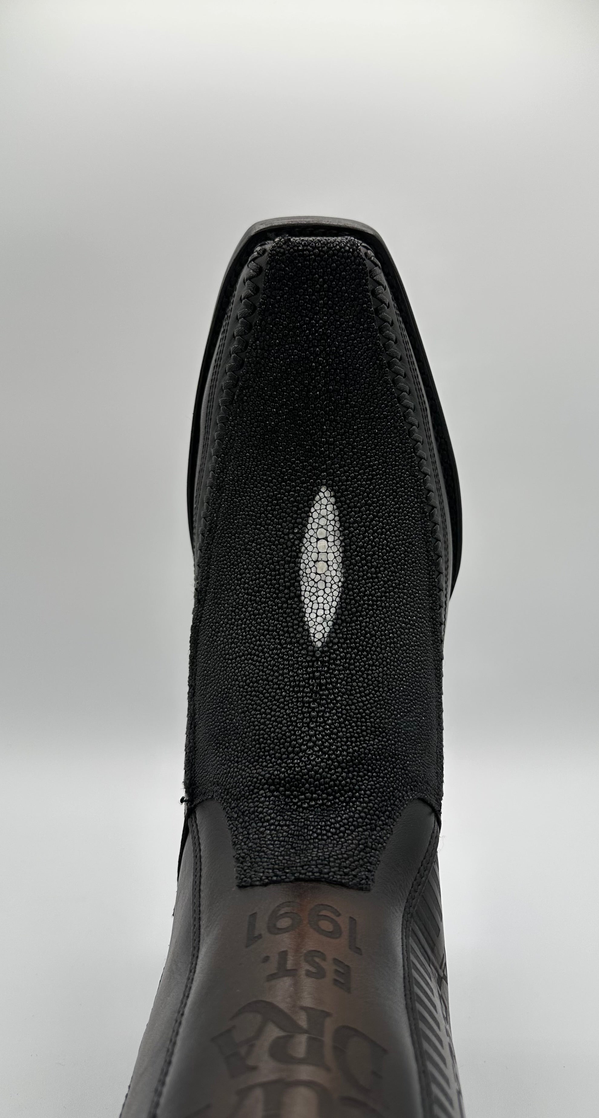 Cuadra Men’s Black Stingray Laser & Woven Narrow Square Toe