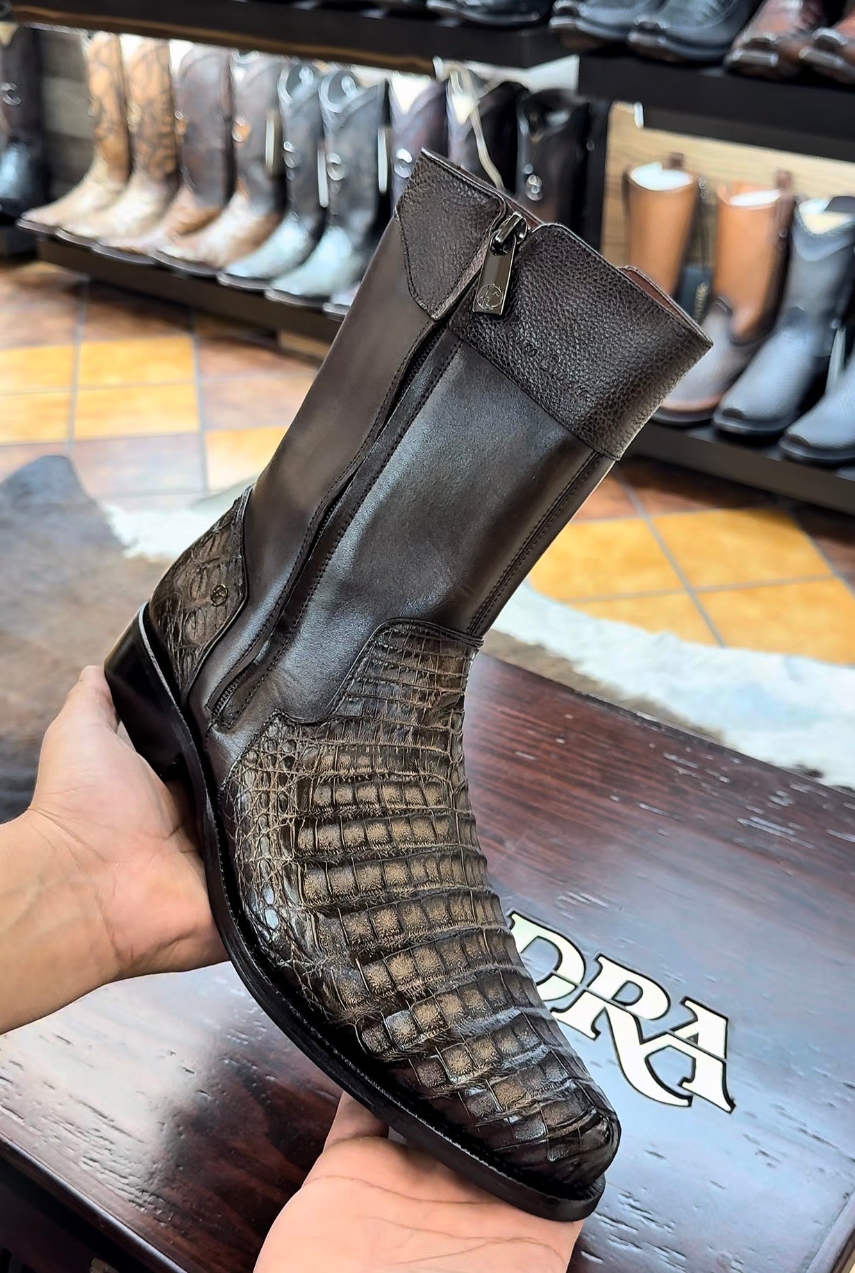 Franco Cuadra Caiman Oro