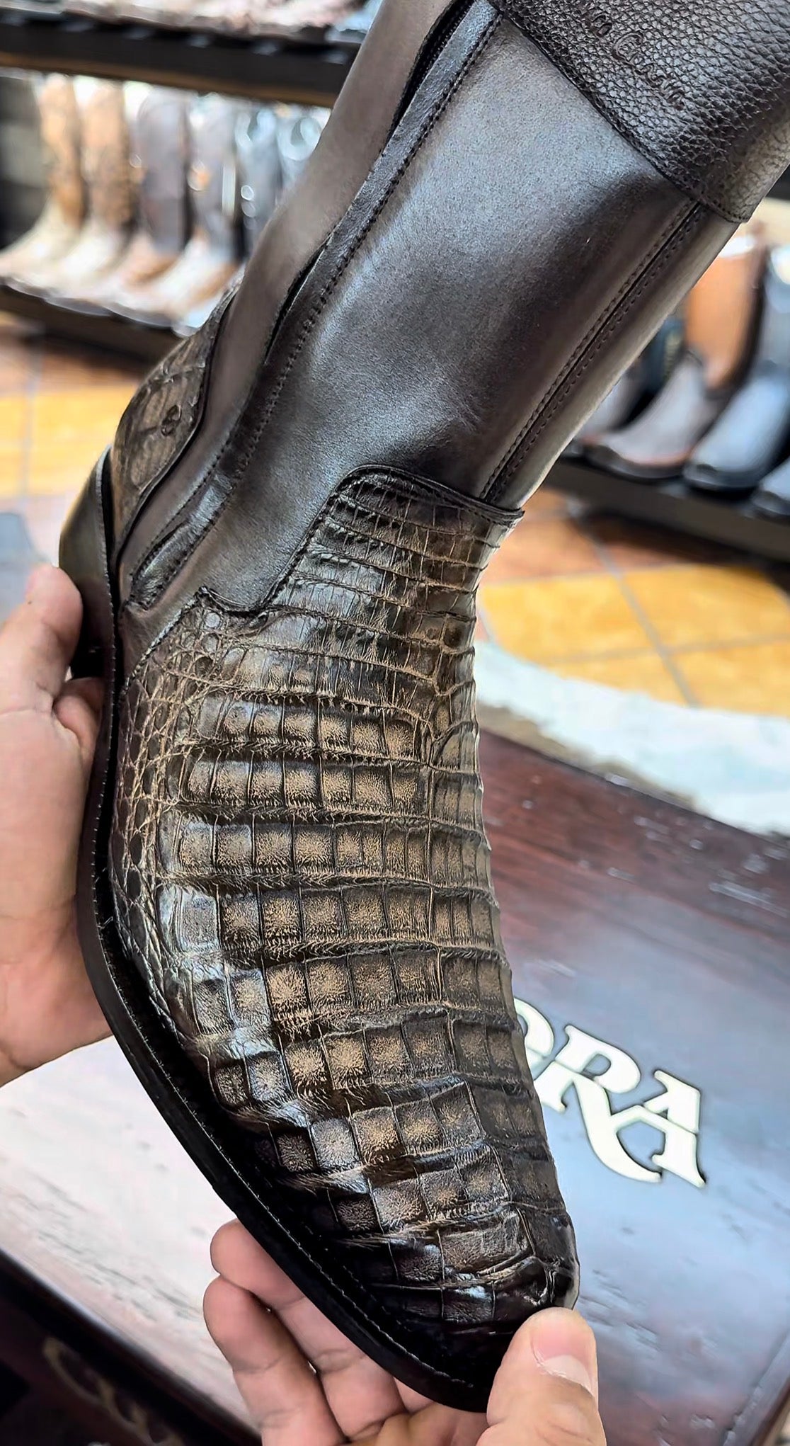 Franco Cuadra Caiman Oro