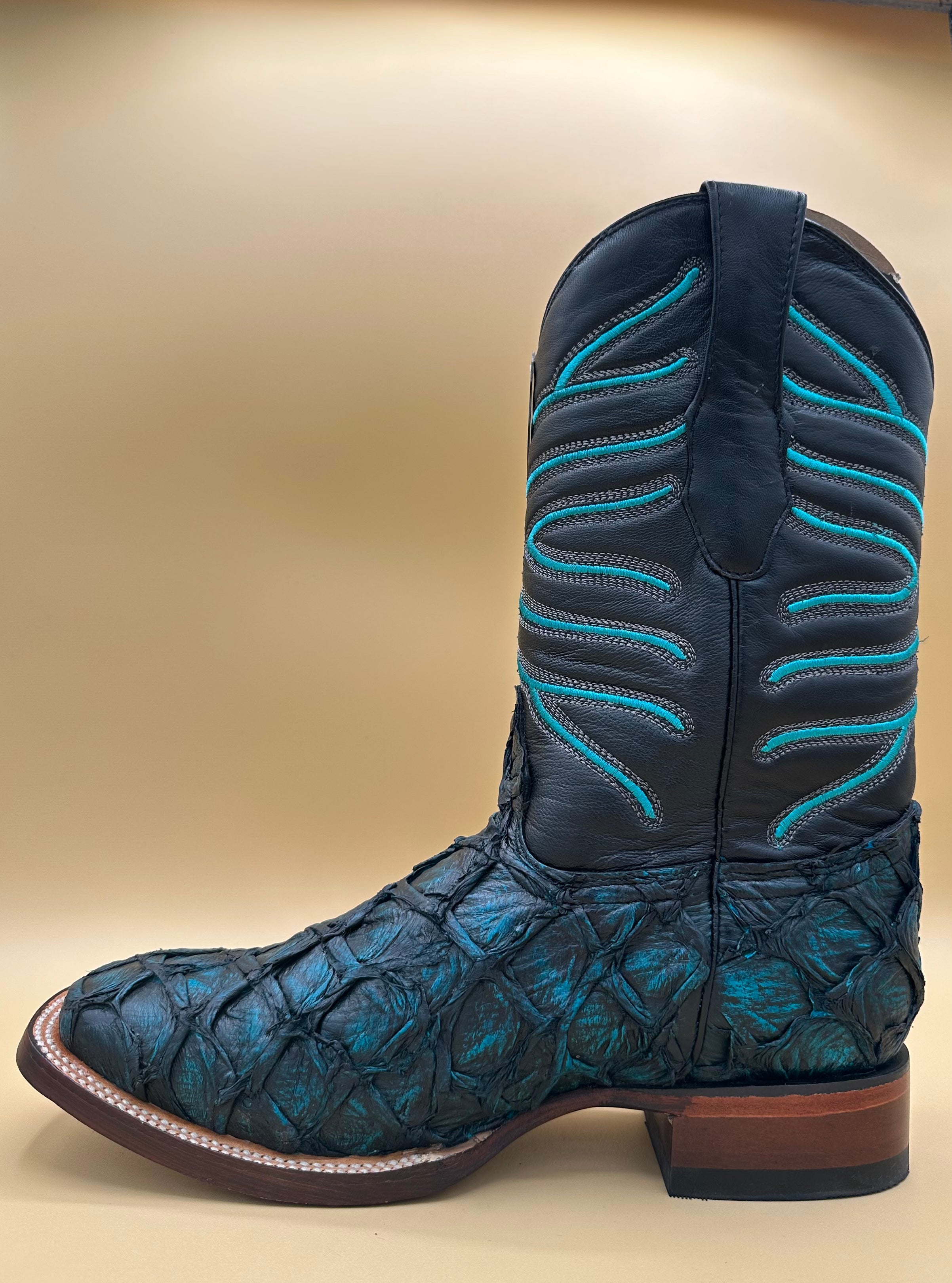 Men’s Wide Square Toe Inverted Pirarucu Fish Boots