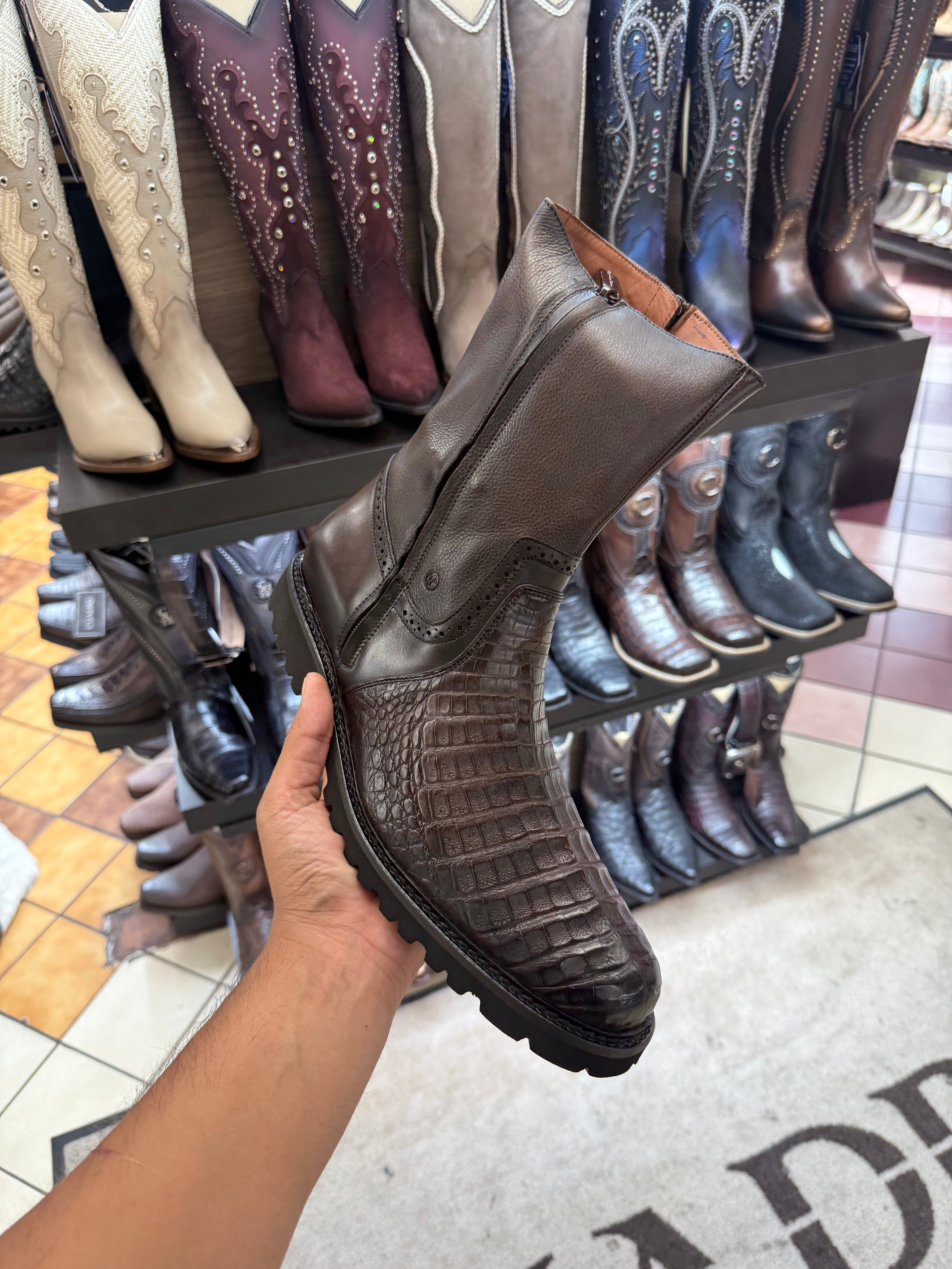 Franco Cuadra Caiman Casual Cafe