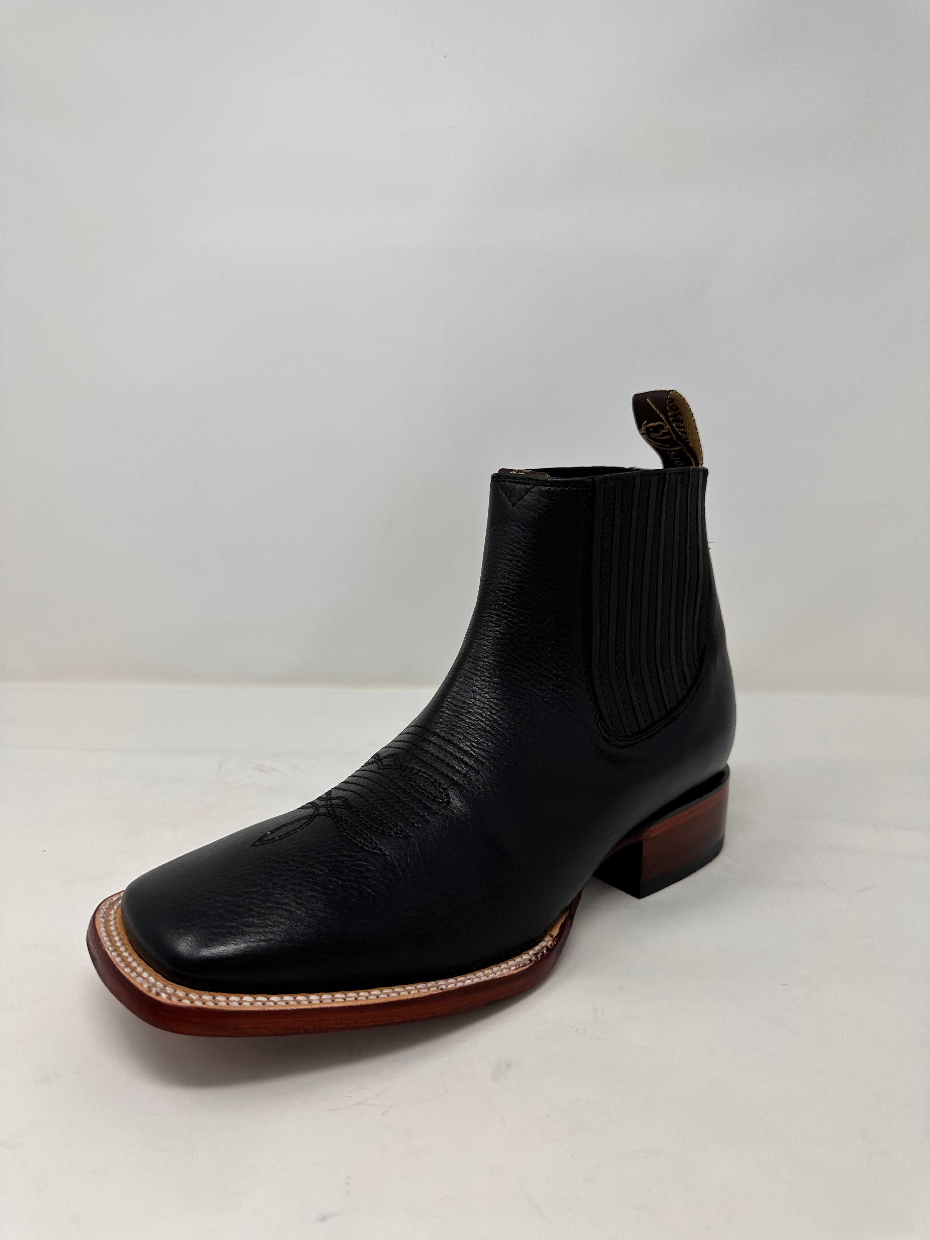 Black Wide Square Toe Botines